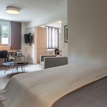 Unique Semi-Basement Stay At The Foot Of The Acropolis Atenas Exterior foto